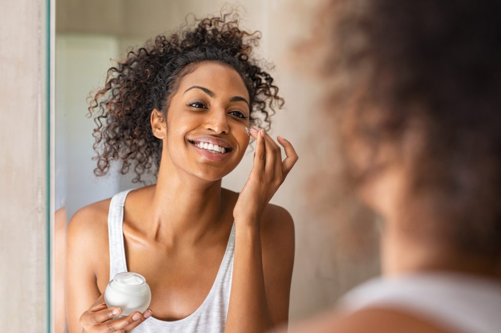 Skincare: a rotina de cuidados com a pele que veio pra ficar