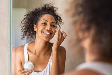 Skincare: a rotina de cuidados com a pele que veio pra ficar